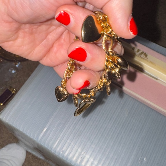 1928 things for Remembered Gold Tone Charms, hearts, cherubs & Locket Bracelet - Picture 6 of 13